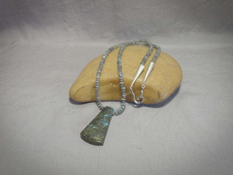 Single strand necklace Rondell Labradorite and Labradorite pendent, Sterling silver cones and clasp - 23 in + 1.5 in pendent