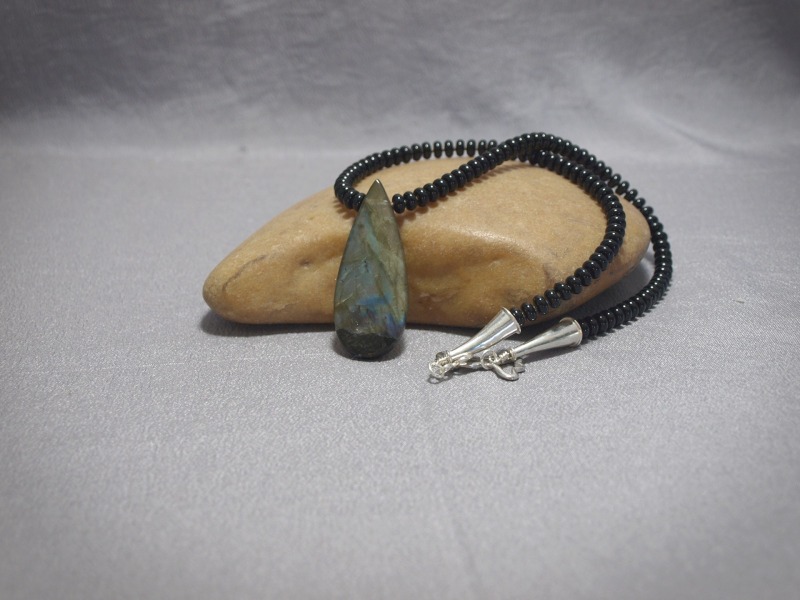 Single strand necklace Black Onyx Rondell and Labradorite pendent, sterling silver cones & toggle - 20 in
